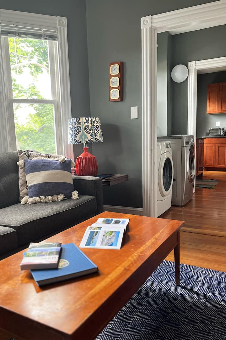 Back Cove 2nd Floor 4 Bedroom, 2 Bath - Portland, ME