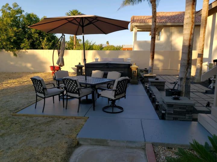 Cozy & Relaxing! - Cathedral City, CA