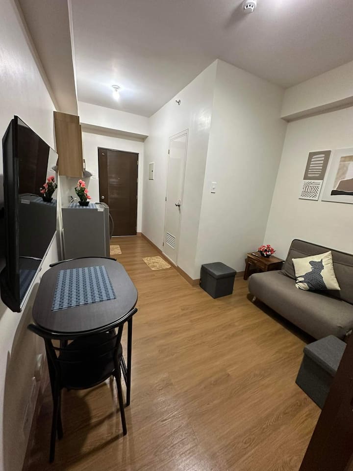 Condo Near Ateneo/up/miriam College - Quezon City