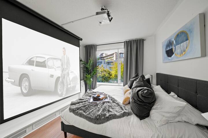 Private Rooftop l Spacious 3 Bed/2.5 Bath Townhome gallery image 3