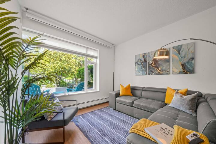 Private Rooftop l Spacious 3 Bed/2.5 Bath Townhome