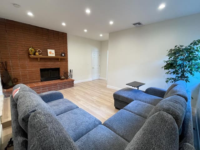 Modern & Luxe Newly Renovated 3BR Home in LA