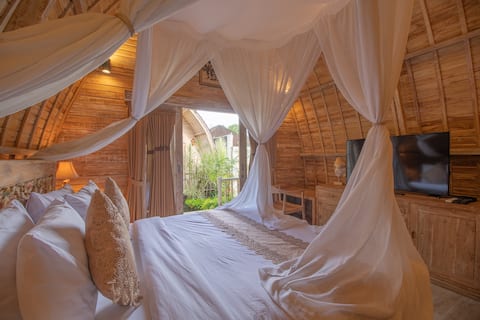 Special Offer - 4BR Wooden Room in Mengwi BALI