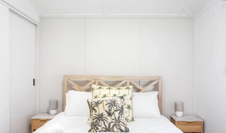 Bedroom 2 - Queen bed