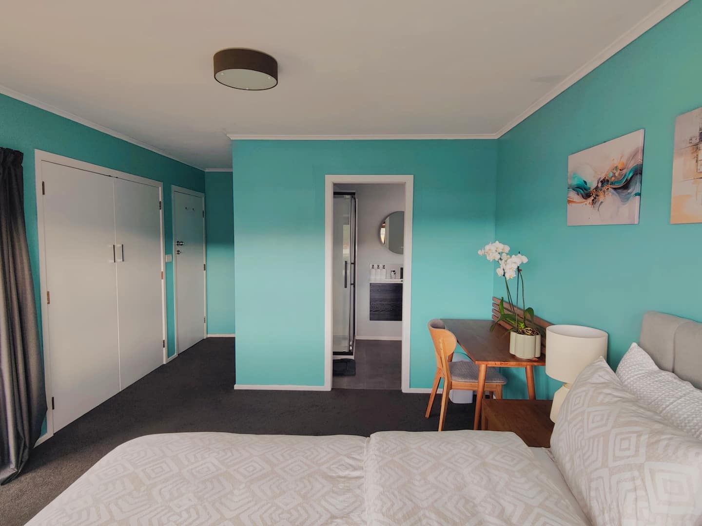 Seaview Ensuite In Paremata 2