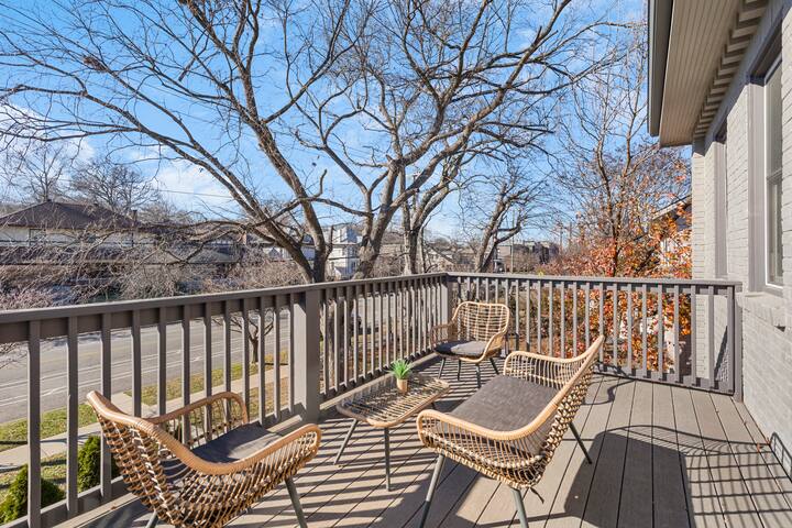 TWO Adjacent Homes in 12 South, Belmont -Sleeps 20 gallery image 5