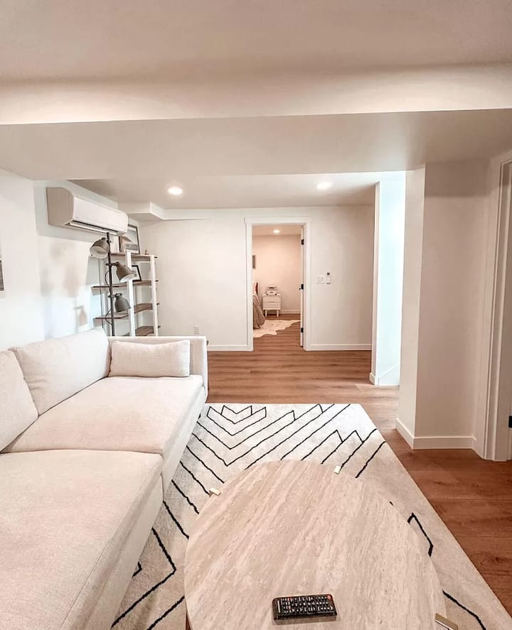 Charming Central Location 2 Bedroom - Bellingham, WA