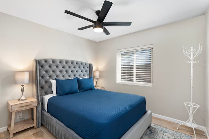 Bedroom #2 - Queen bed