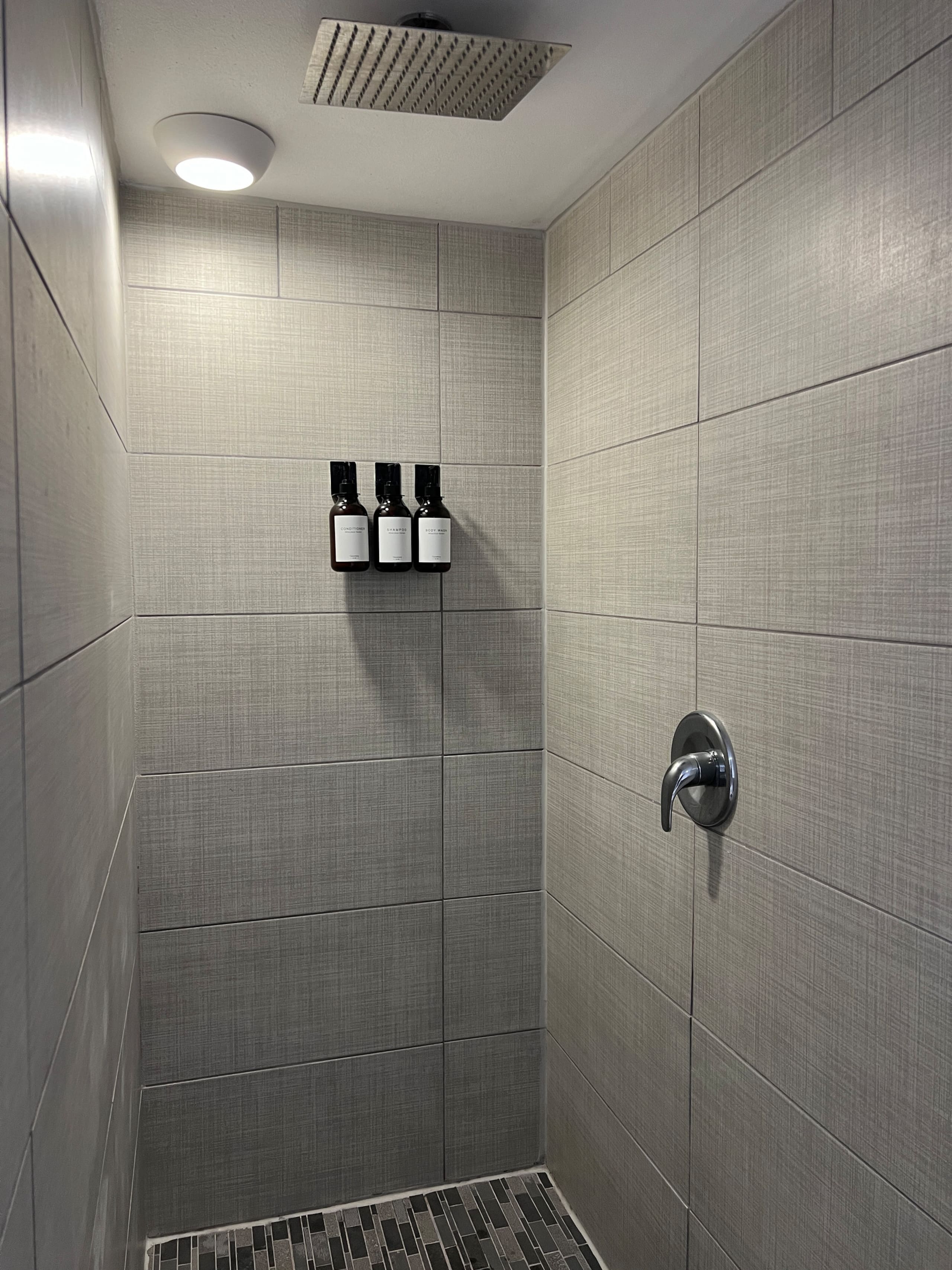 Home in San Francisco · ★4.88 · 2 bedrooms · 4 beds · 1 bath - Image 11