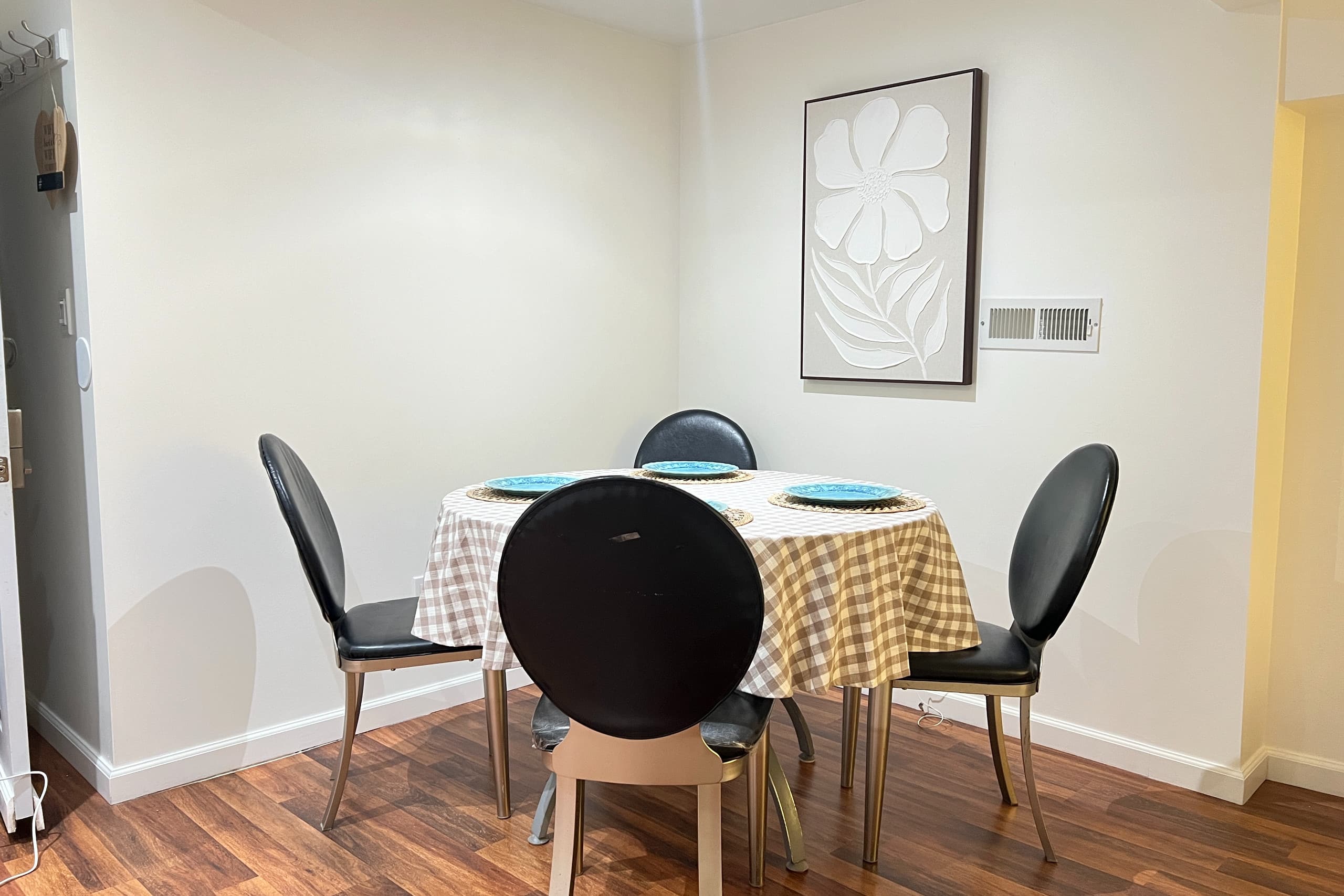Home in San Francisco · ★4.88 · 2 bedrooms · 4 beds · 1 bath - Image 5
