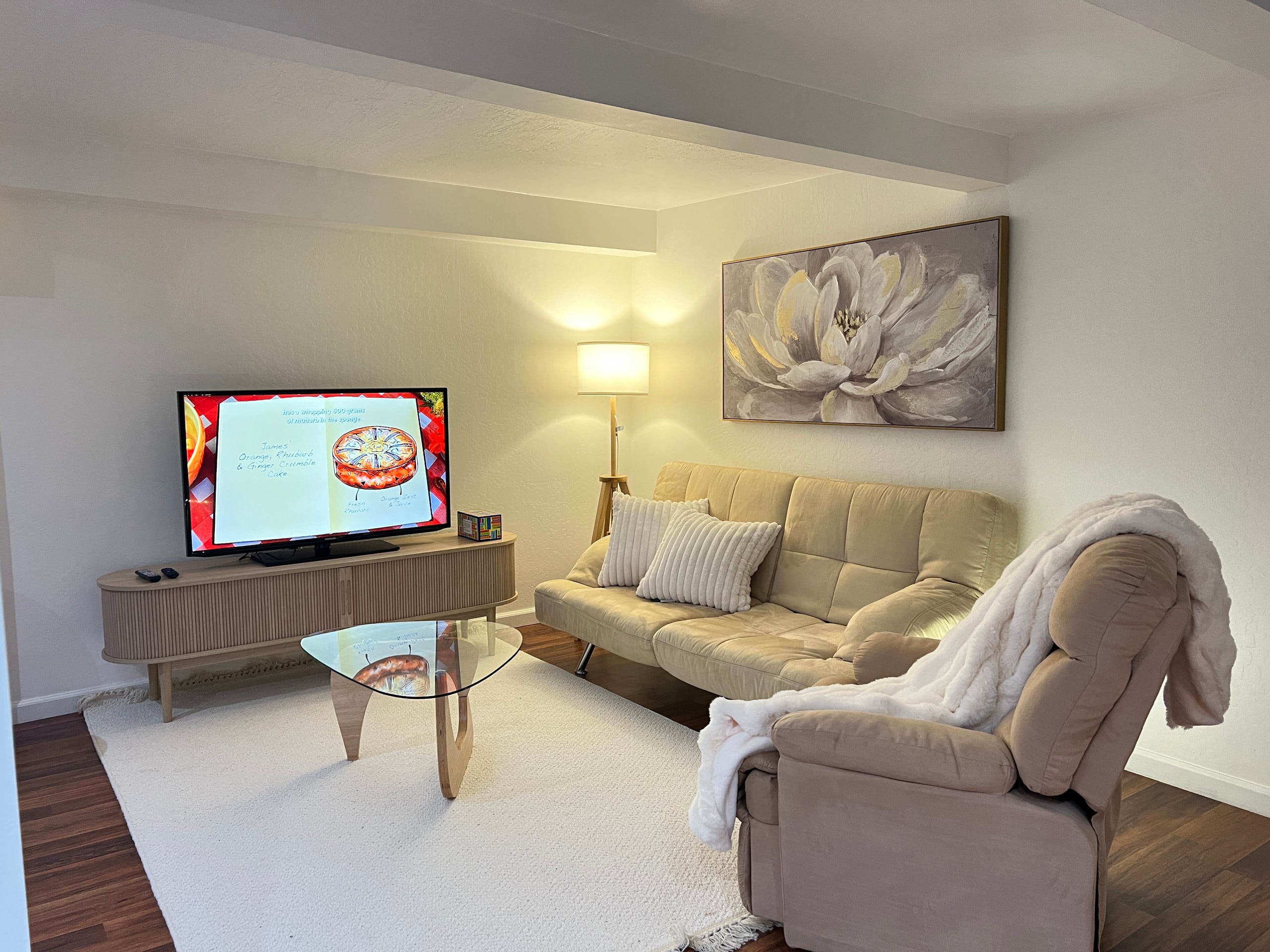 Home in San Francisco · ★4.88 · 2 bedrooms · 4 beds · 1 bath - Image 2