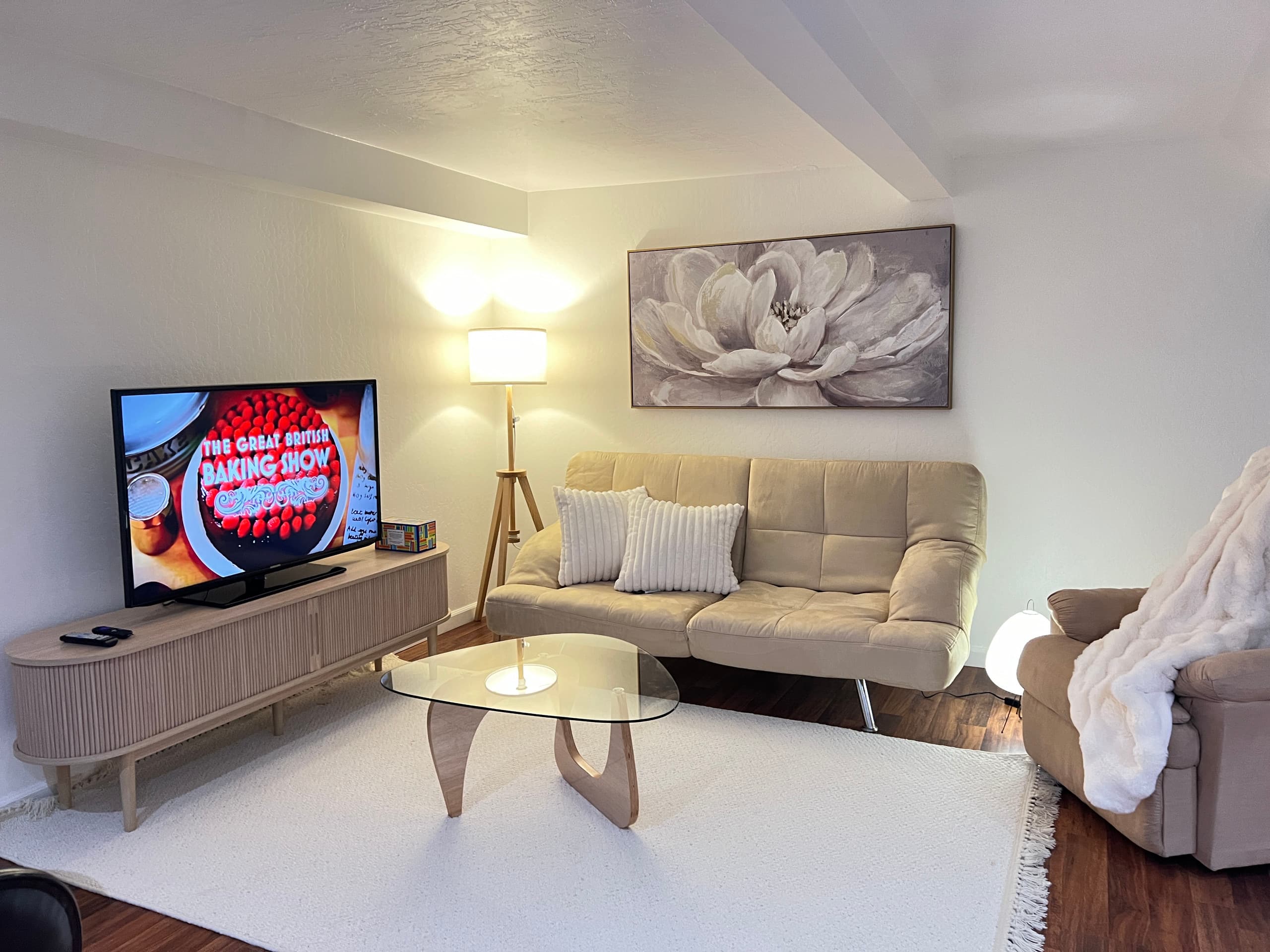 Home in San Francisco · ★4.88 · 2 bedrooms · 4 beds · 1 bath - Image 1