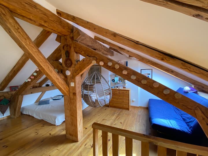 Mezzanine nën pjerrësi 