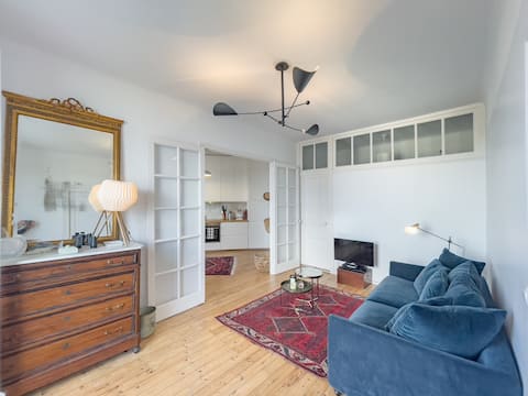 Top performing Airbnb: "Le Décollé" Sea view apartment 50m from the beach in Saint Lunaire