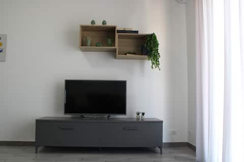 Top Airbnb: Etna Sunset Holiday Home – Central apartment a Giarre