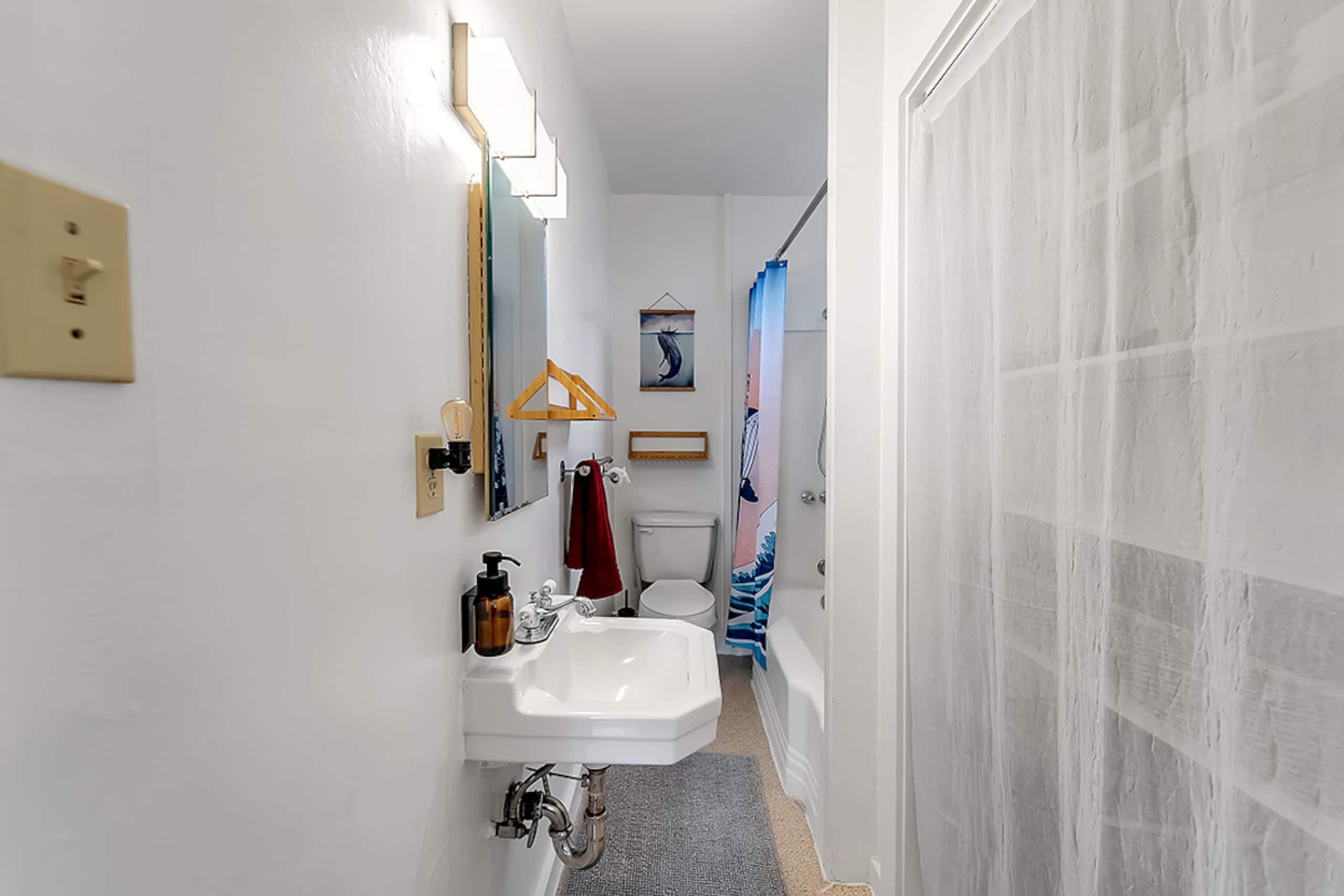 Home in San Francisco · ★4.72 · 1 bedroom · 2 beds · 1 bath - Image 15