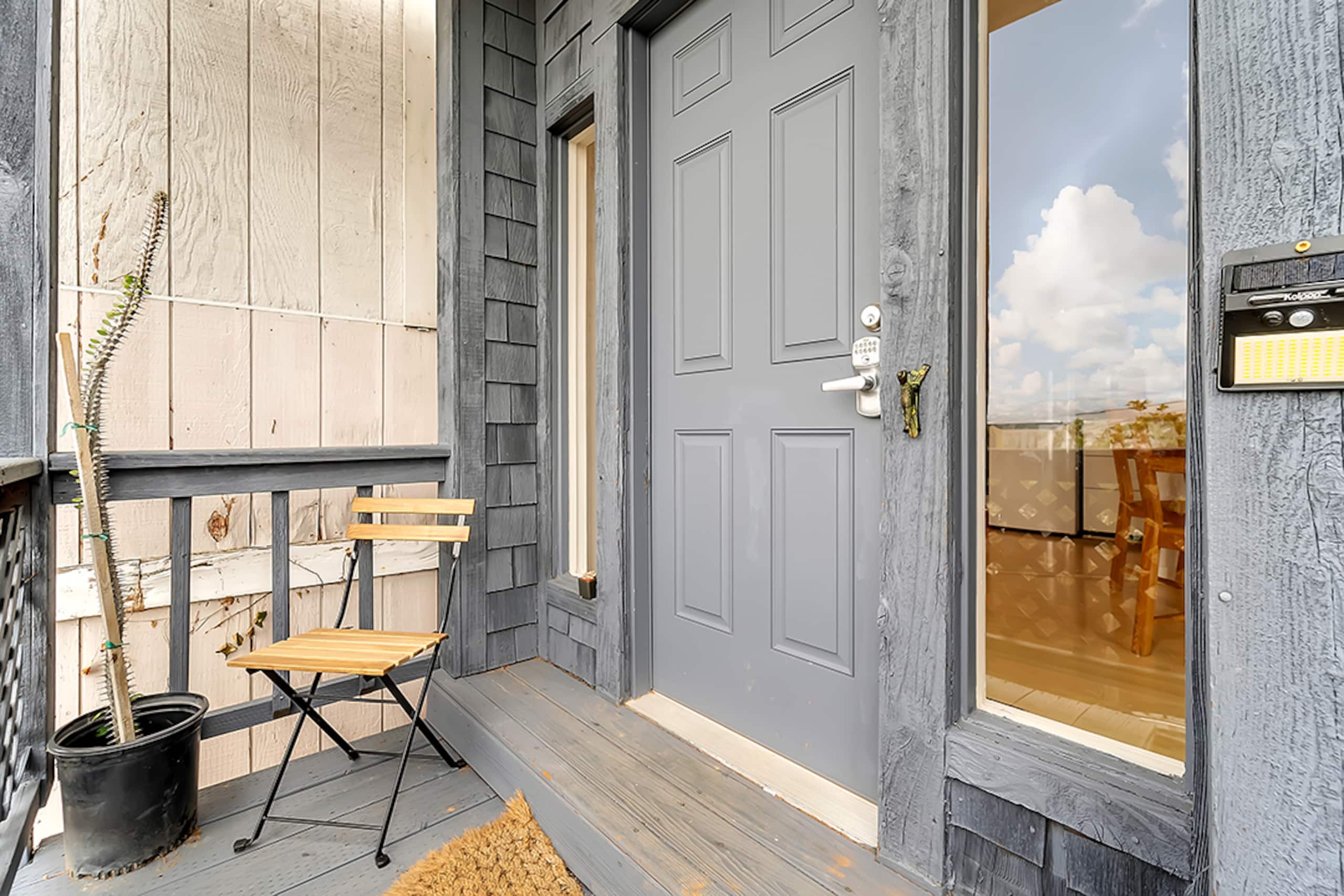 Home in San Francisco · ★4.72 · 1 bedroom · 2 beds · 1 bath - Image 17
