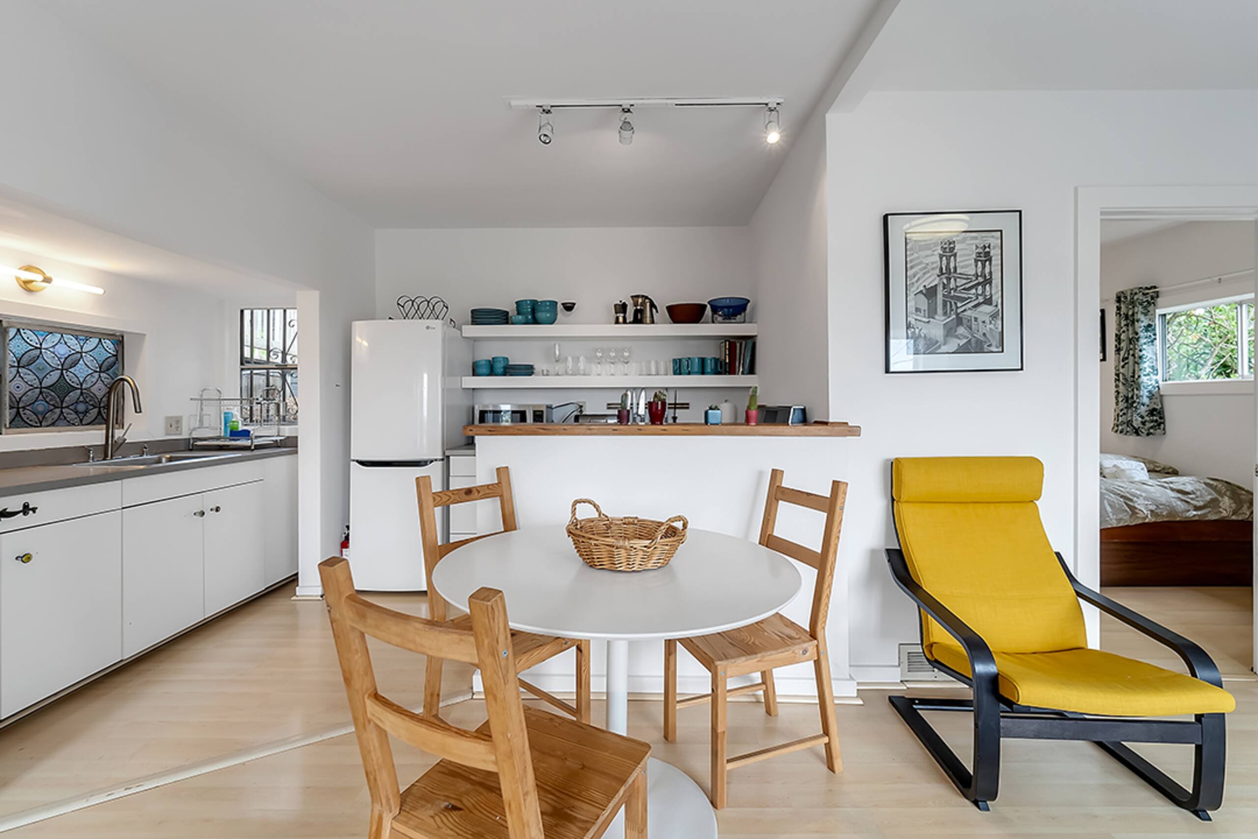 Home in San Francisco · ★4.72 · 1 bedroom · 2 beds · 1 bath - Image 4