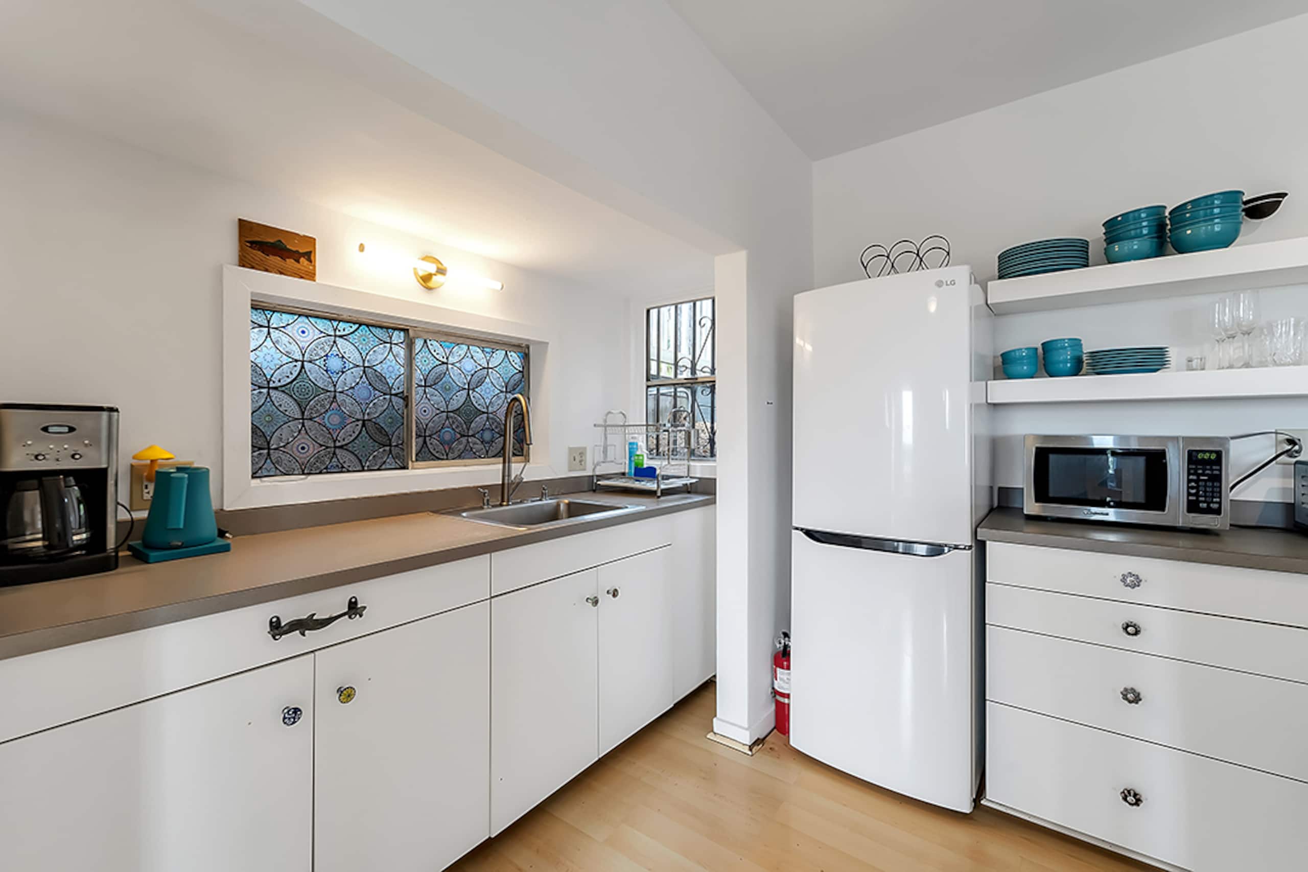 Home in San Francisco · ★4.72 · 1 bedroom · 2 beds · 1 bath - Image 5