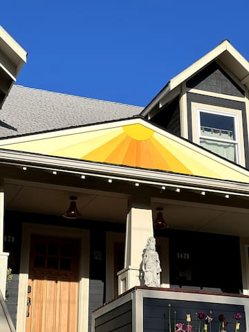 Alberta Arts Walkable Family Friendly, AC, Parking