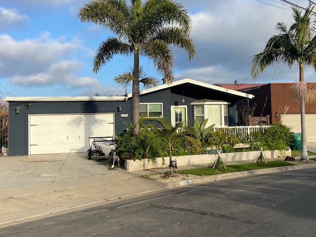 Private Beachy Haven-10% weekly discount! gallery image 3