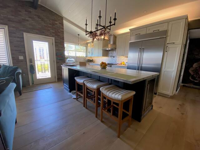 Private Beachy Haven-10% weekly discount! gallery image 5