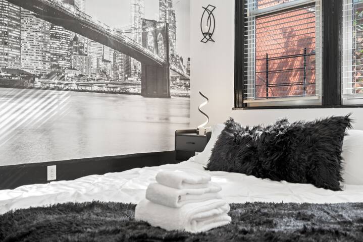 Bushwick 3BR Loft – Rooftop, Group Friendly gallery image 4