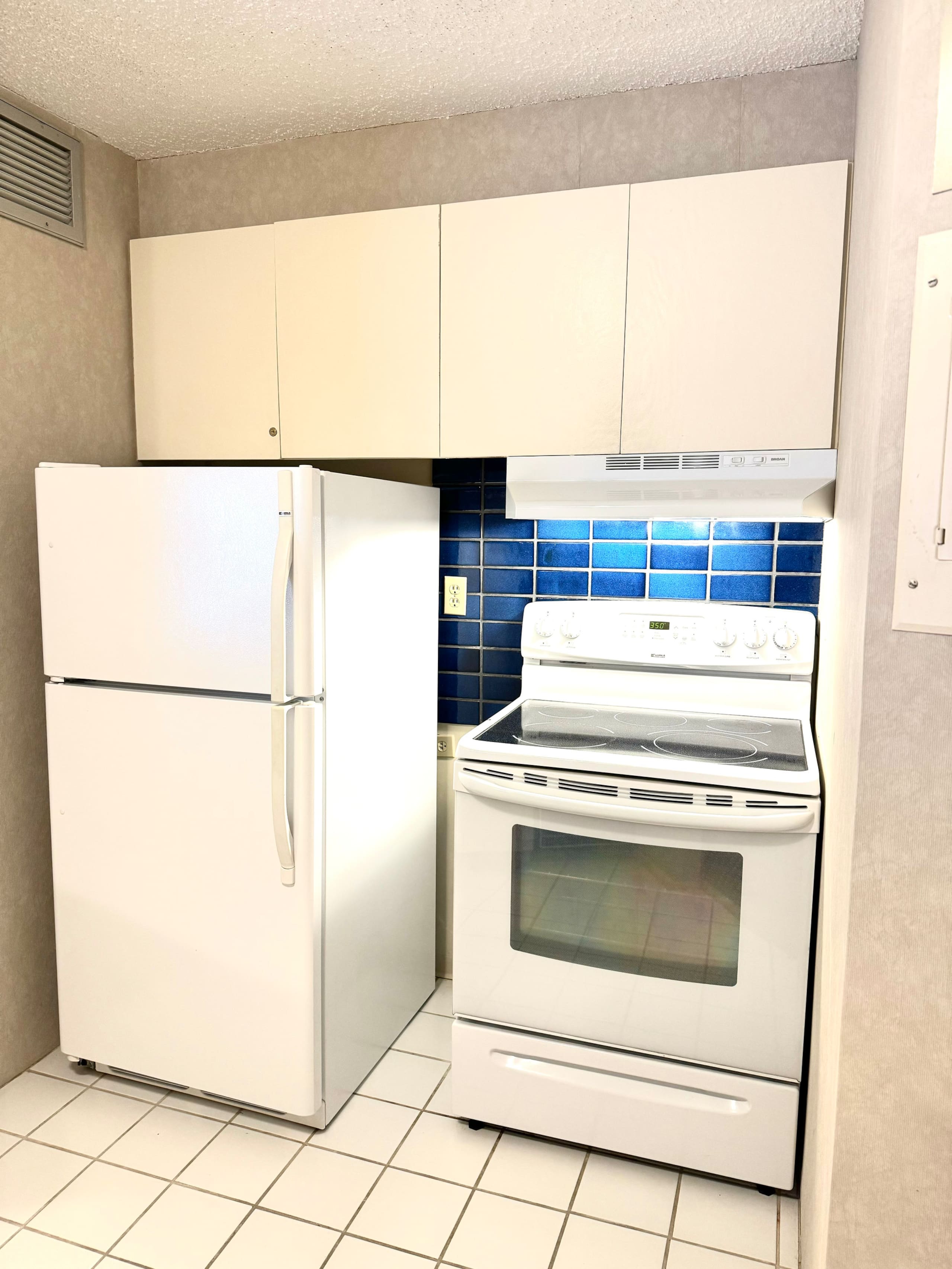 Condo in Honolulu · ★4.98 · 1 bedroom · 1 bed · 1 private bath - Image 5