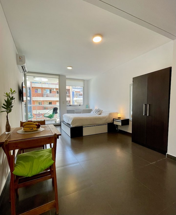 Studio apartment with private terrace and grill in Villa Crespo