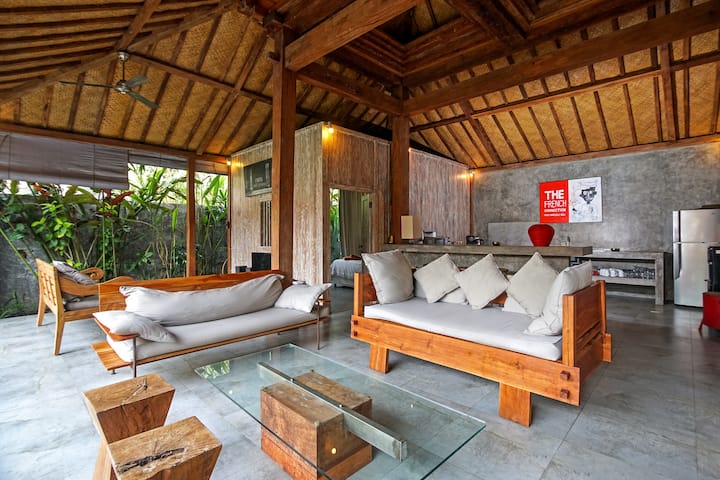 Complex Of 2 Villas *8 Bedrooms* From $299/night - Seminyak
