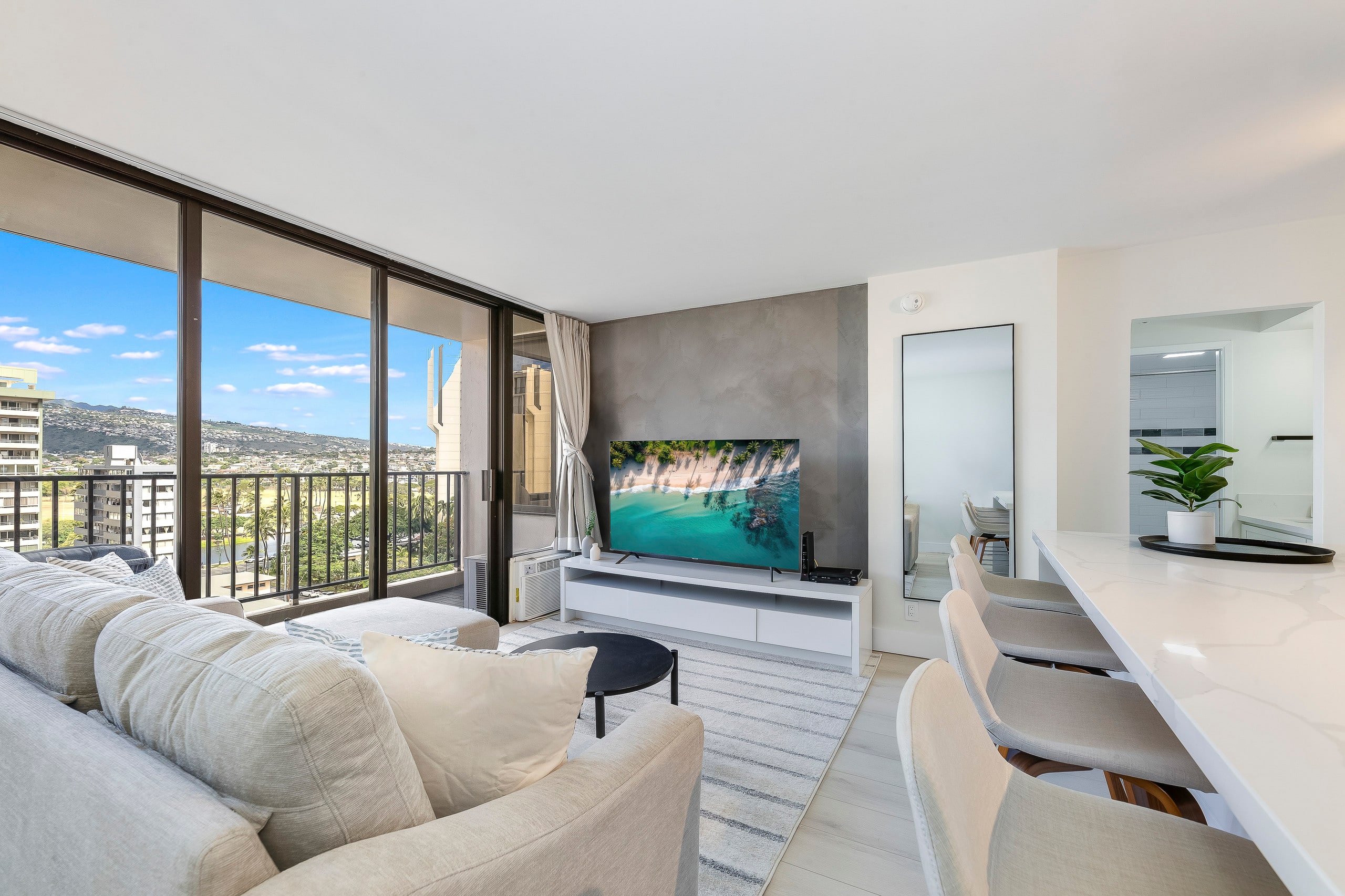 A Modern Mix Waikiki Edition: 1 Br w/ Free Parking - Image 9