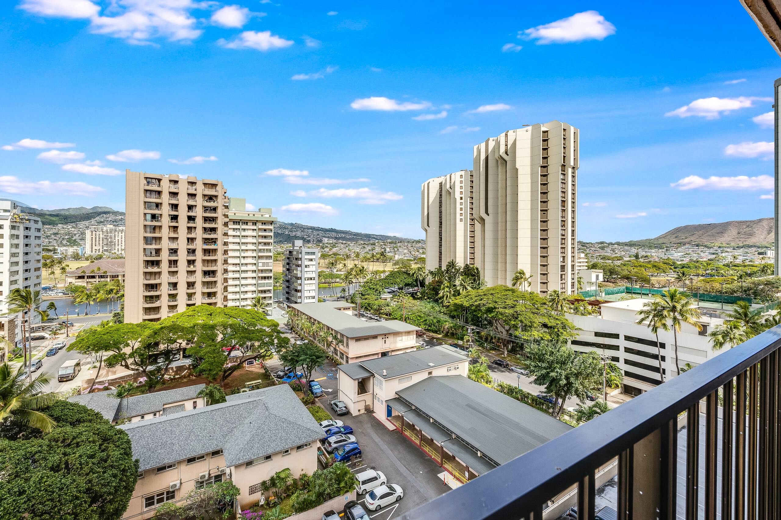 A Modern Mix Waikiki Edition: 1 Br w/ Free Parking - Image 28