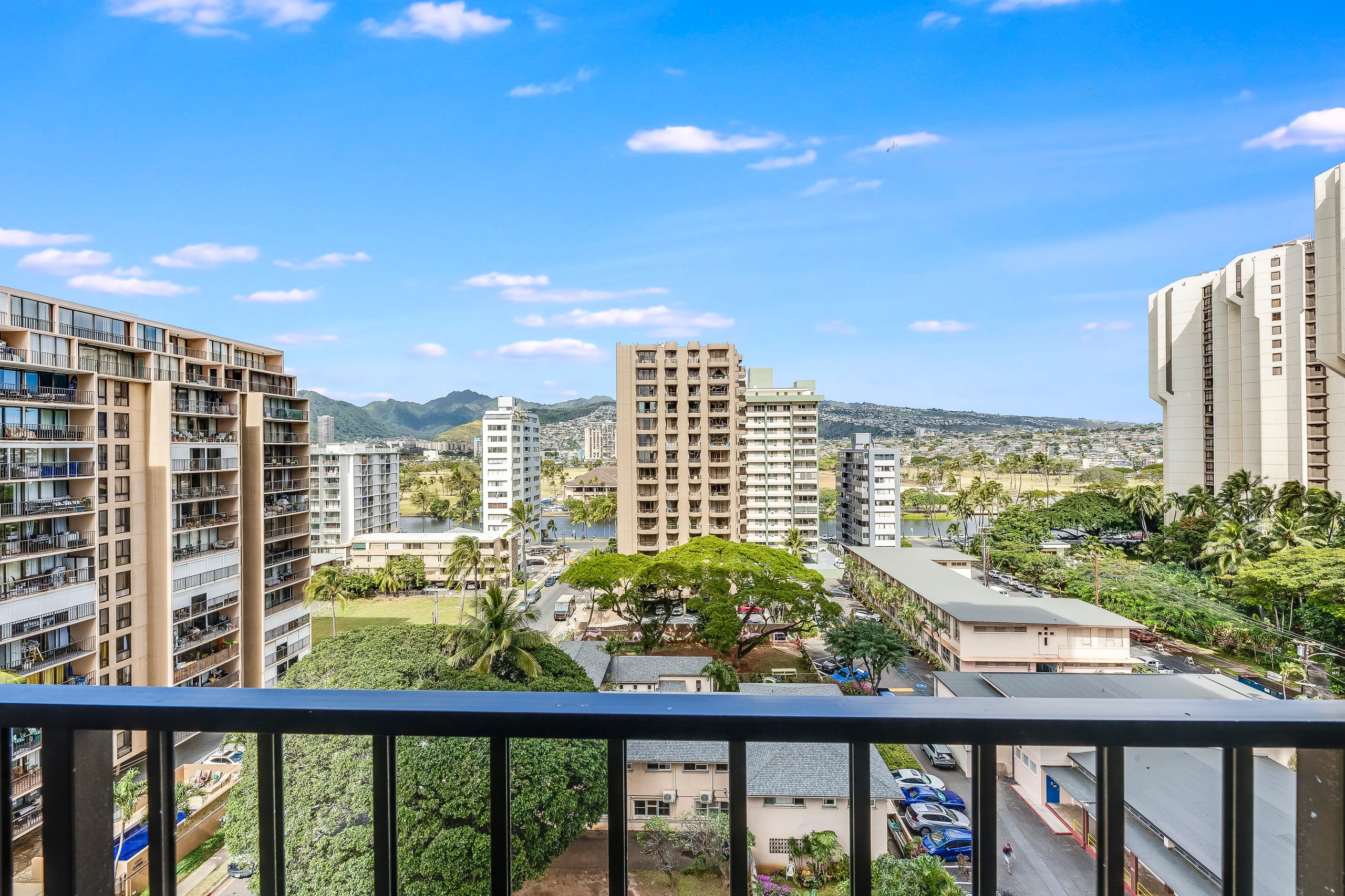 A Modern Mix Waikiki Edition: 1 Br w/ Free Parking - Image 29