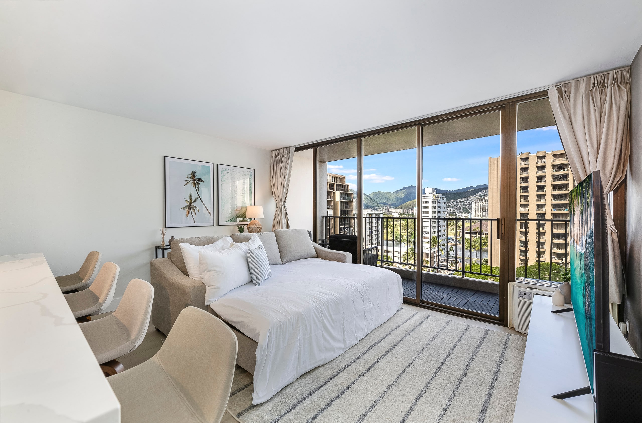 A Modern Mix Waikiki Edition: 1 Br w/ Free Parking - Image 2
