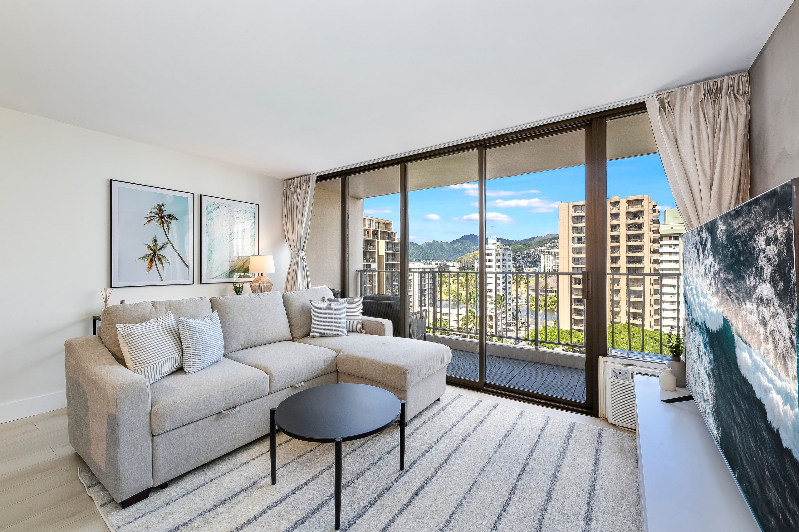 A Modern Mix Waikiki Edition: 1 Br w/ Free Parking - Image 11