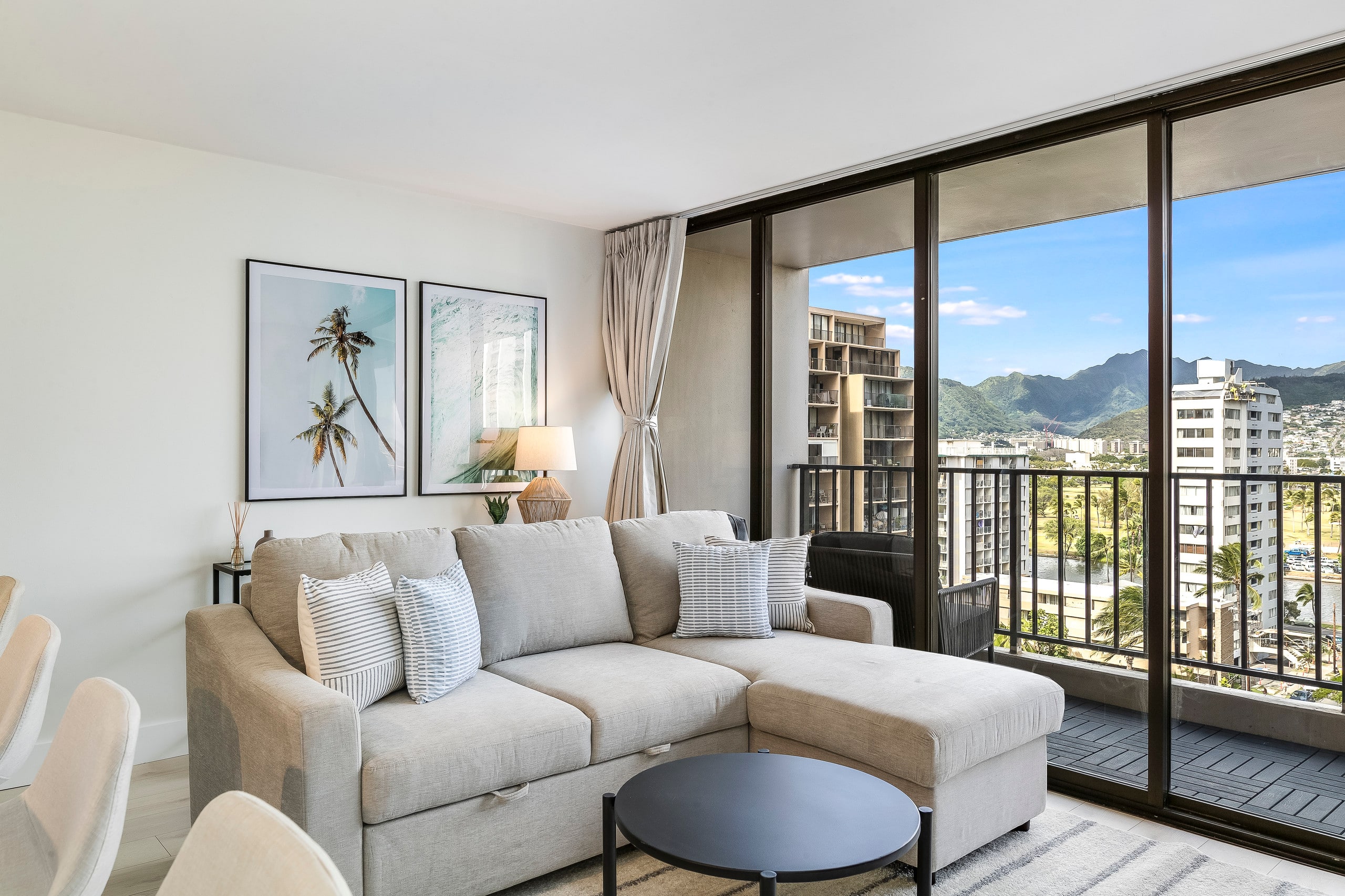 A Modern Mix Waikiki Edition: 1 Br w/ Free Parking - Image 10