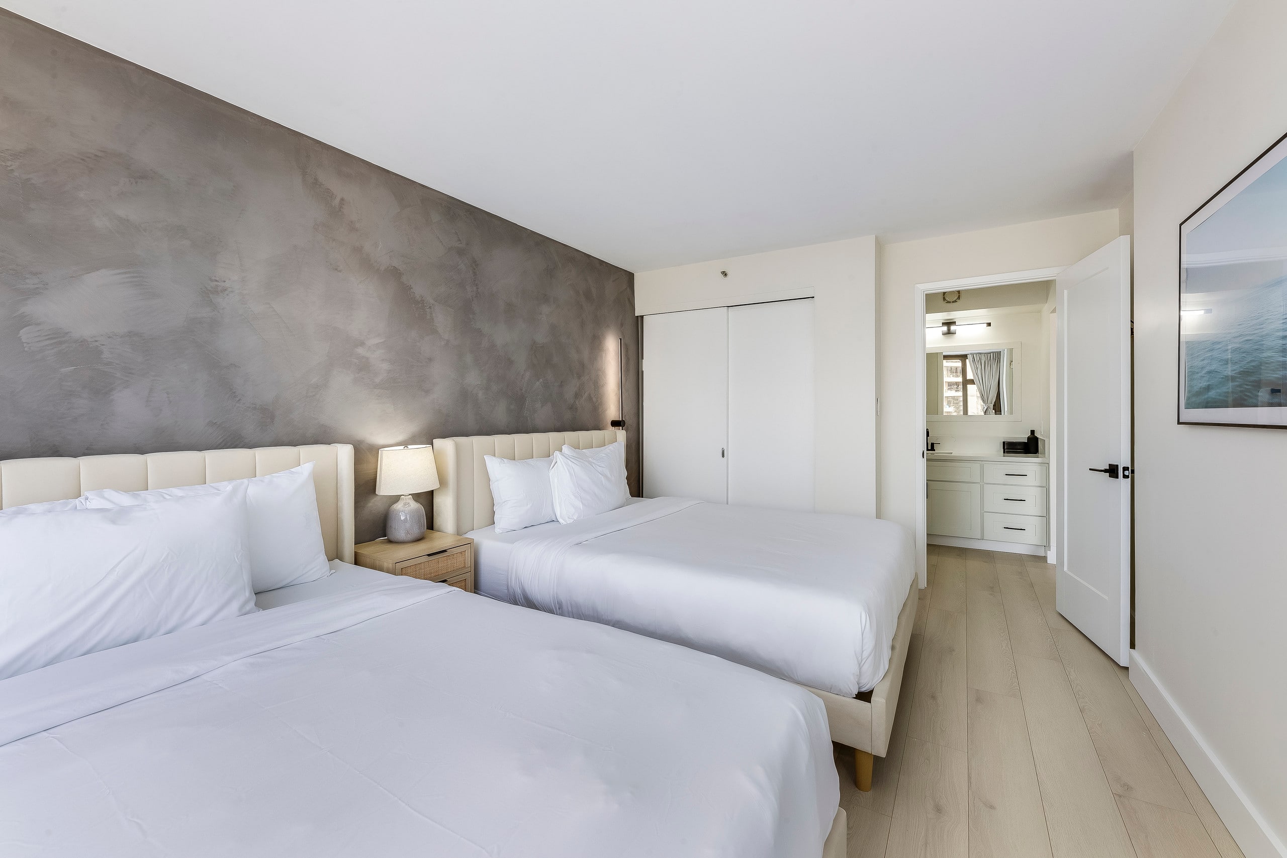 A Modern Mix Waikiki Edition: 1 Br w/ Free Parking - Image 22