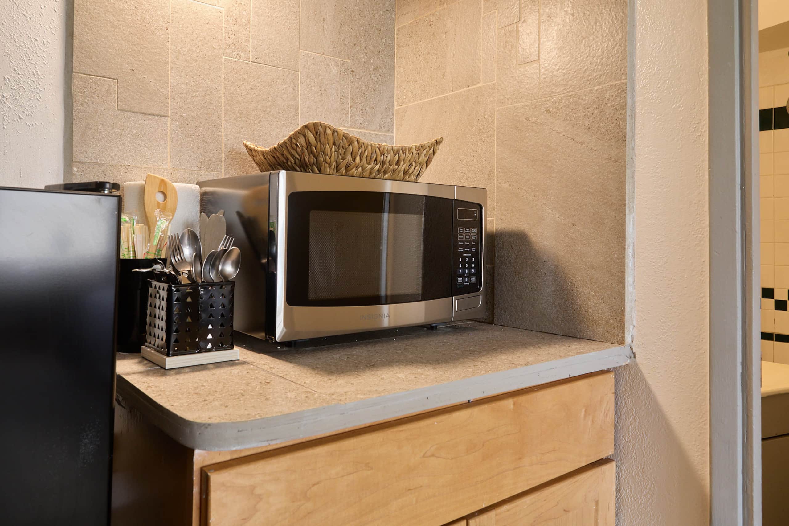 Condo in Honolulu · ★4.66 · Studio · 1 bath - Image 15