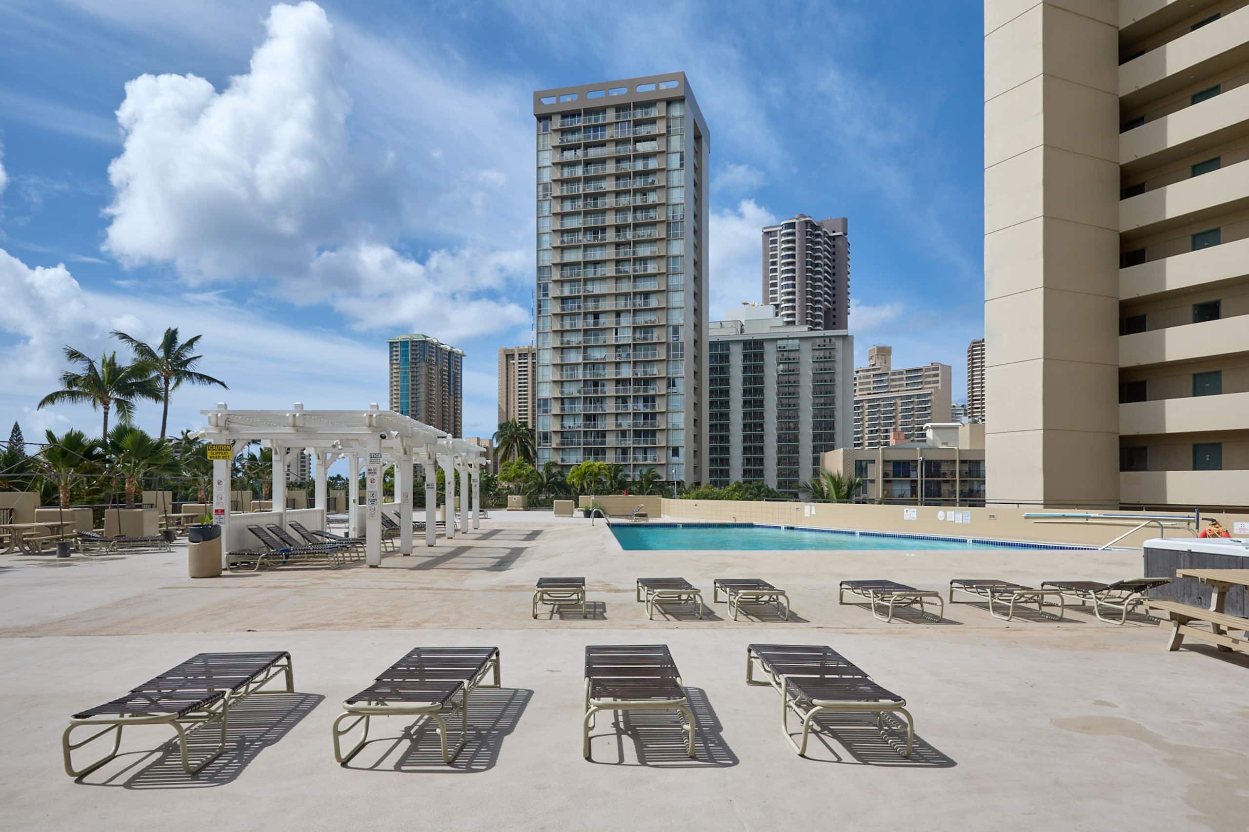 Condo in Honolulu · ★4.66 · Studio · 1 bath - Image 35