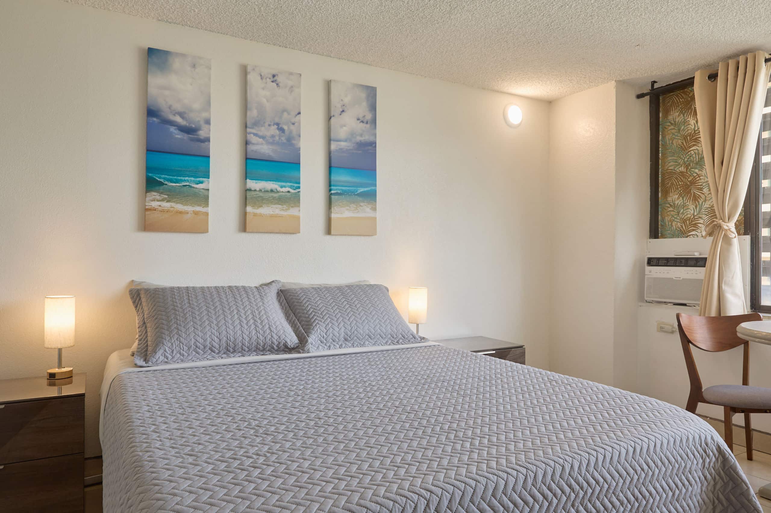 Condo in Honolulu · ★4.66 · Studio · 1 bath - Image 7