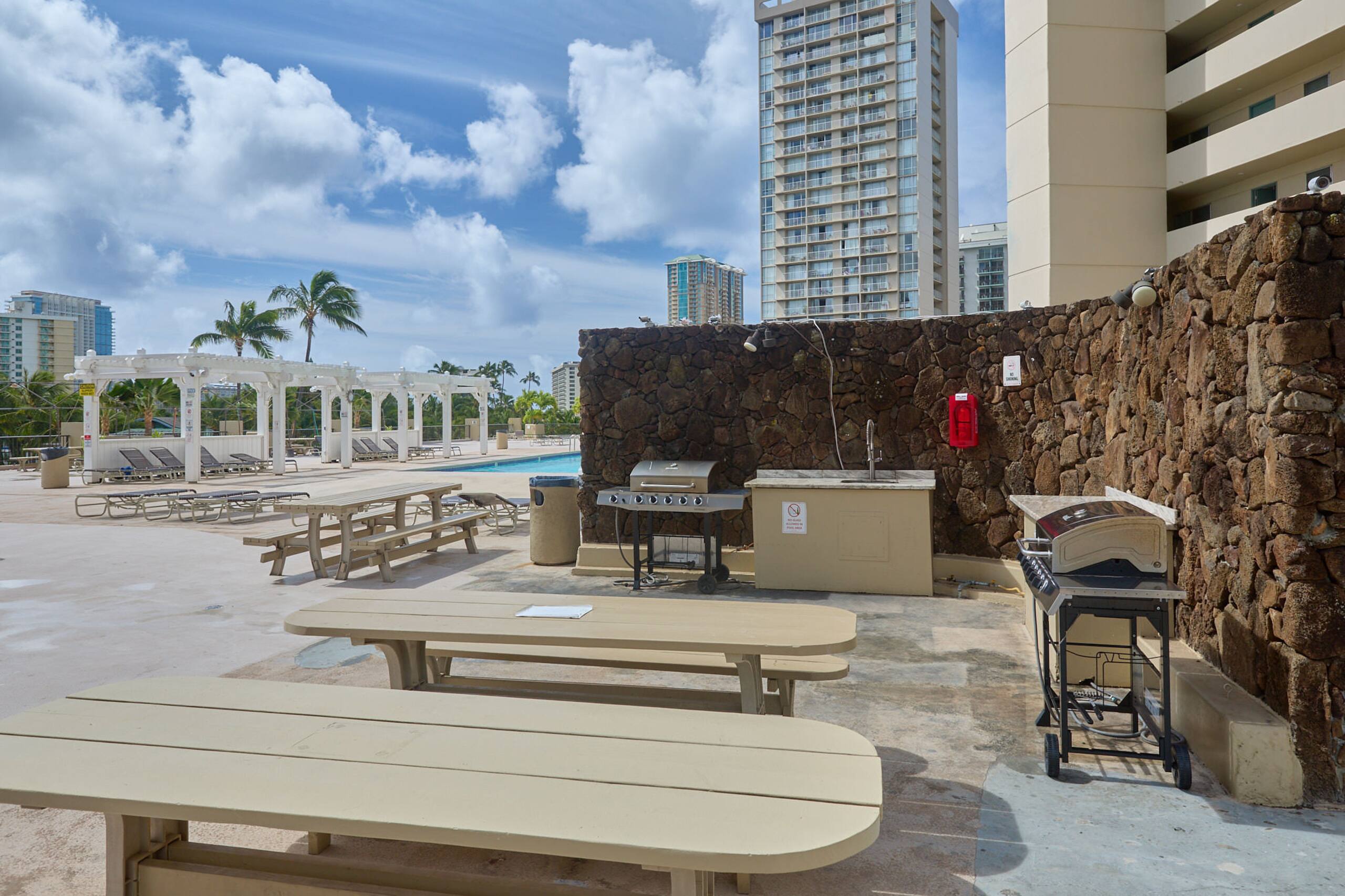 Condo in Honolulu · ★4.66 · Studio · 1 bath - Image 37