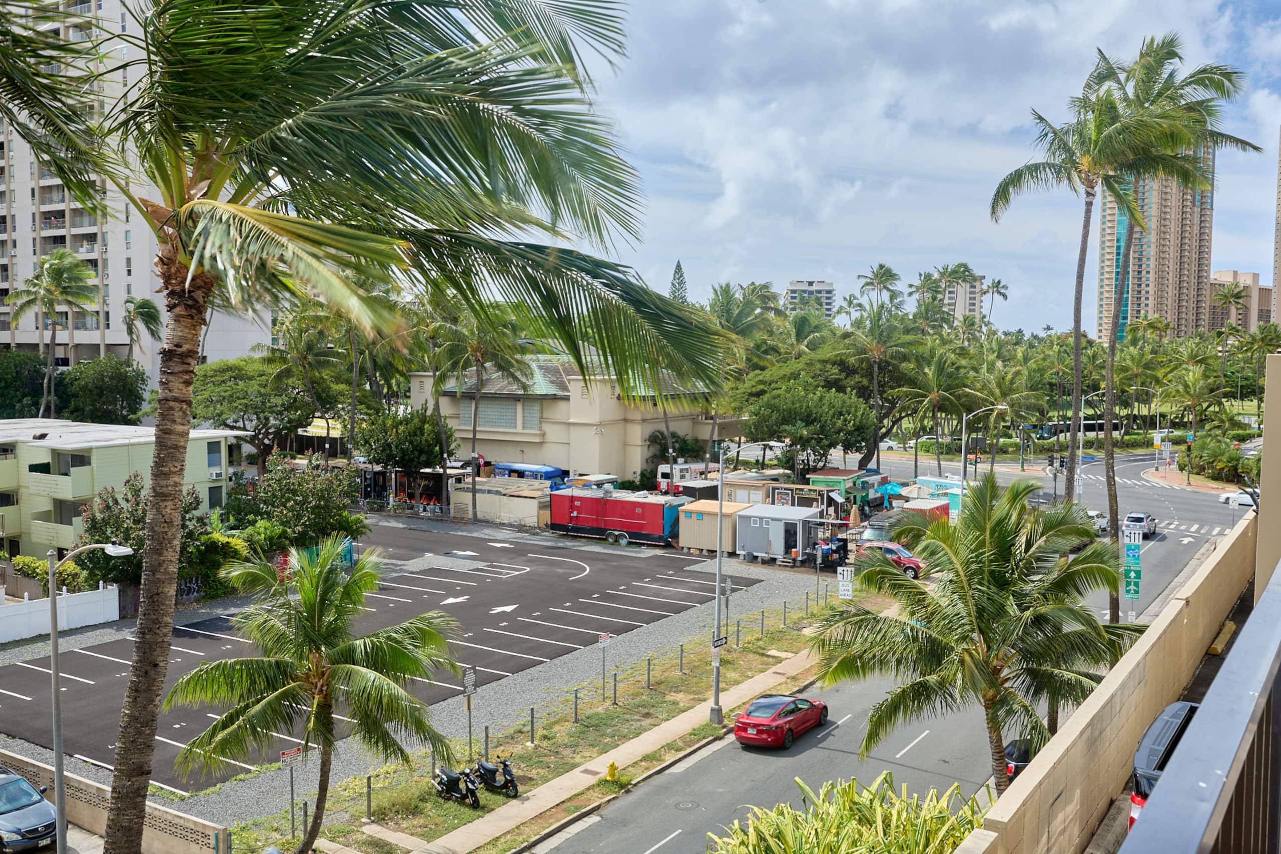 Condo in Honolulu · ★4.66 · Studio · 1 bath - Image 33