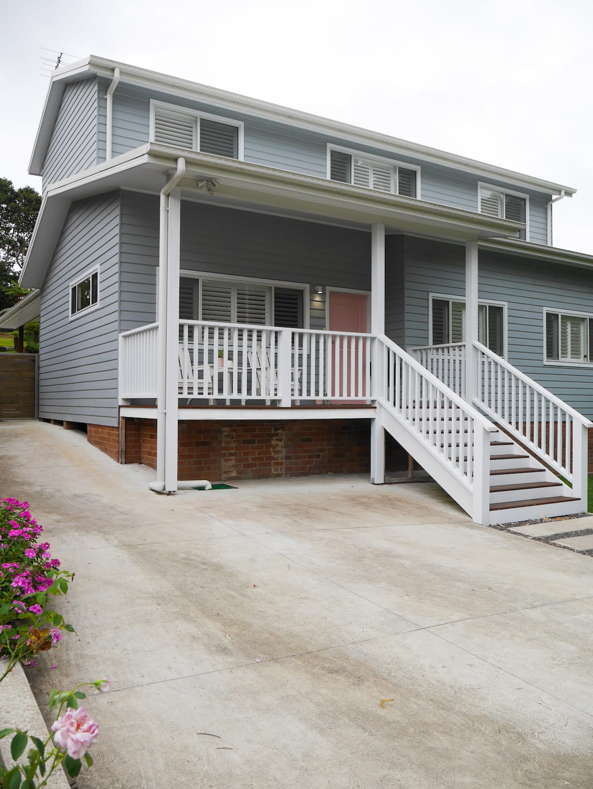 Luxury 2 story Home in Yowie Bay, pet friendly, NSW