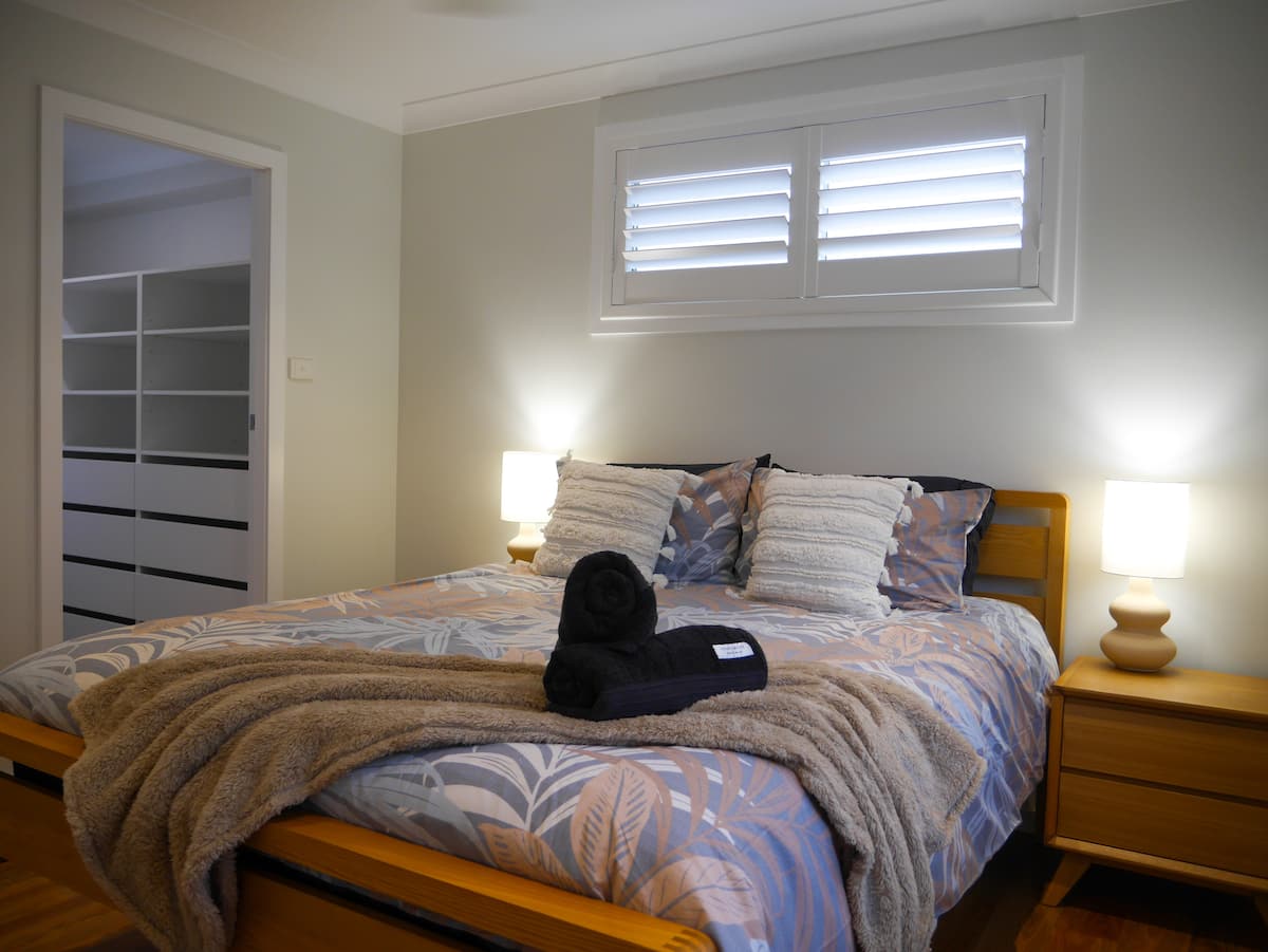 Luxury 2 story Home in Yowie Bay, pet friendly, photo 4