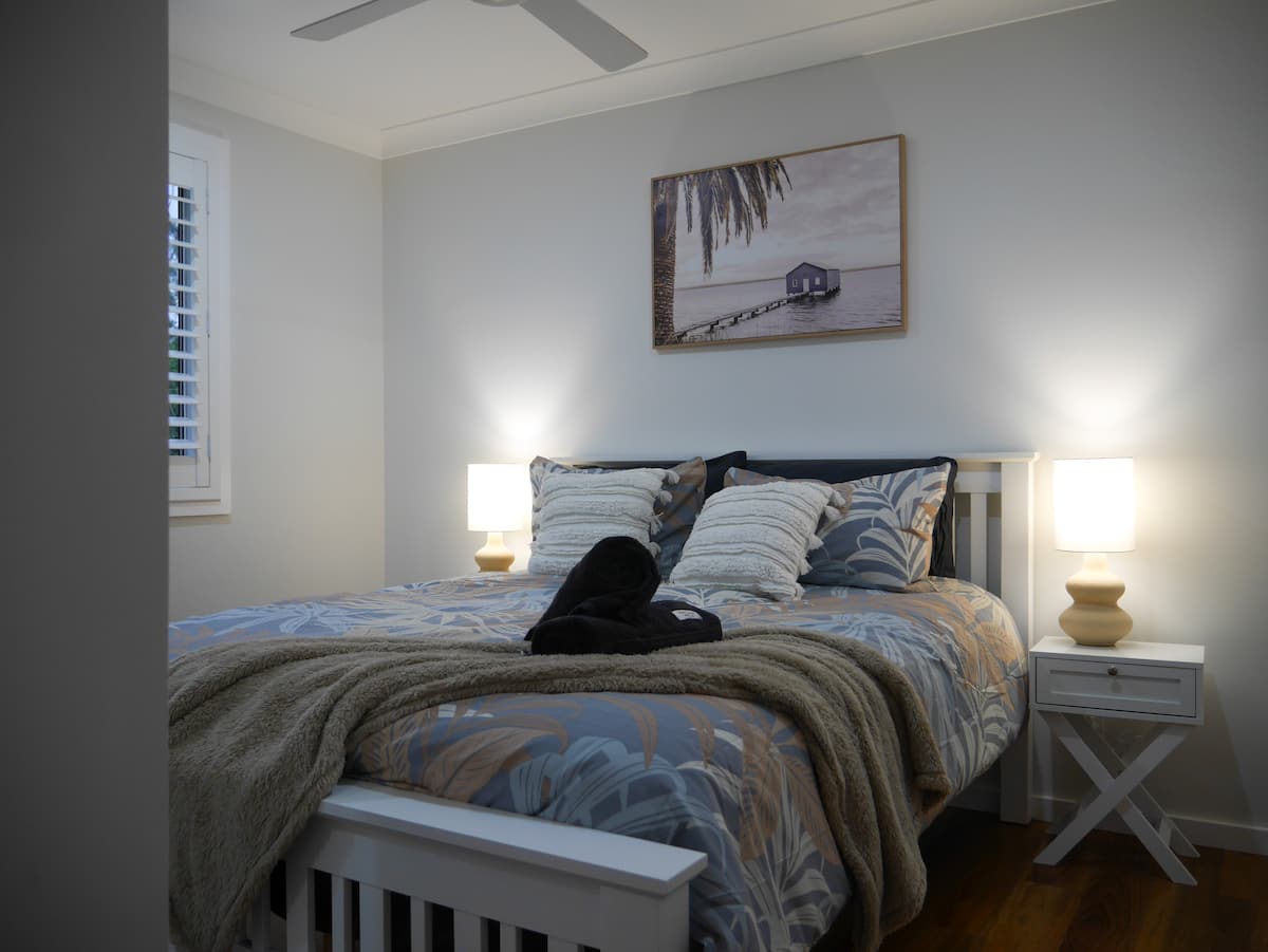 Luxury 2 story Home in Yowie Bay, pet friendly, photo 7
