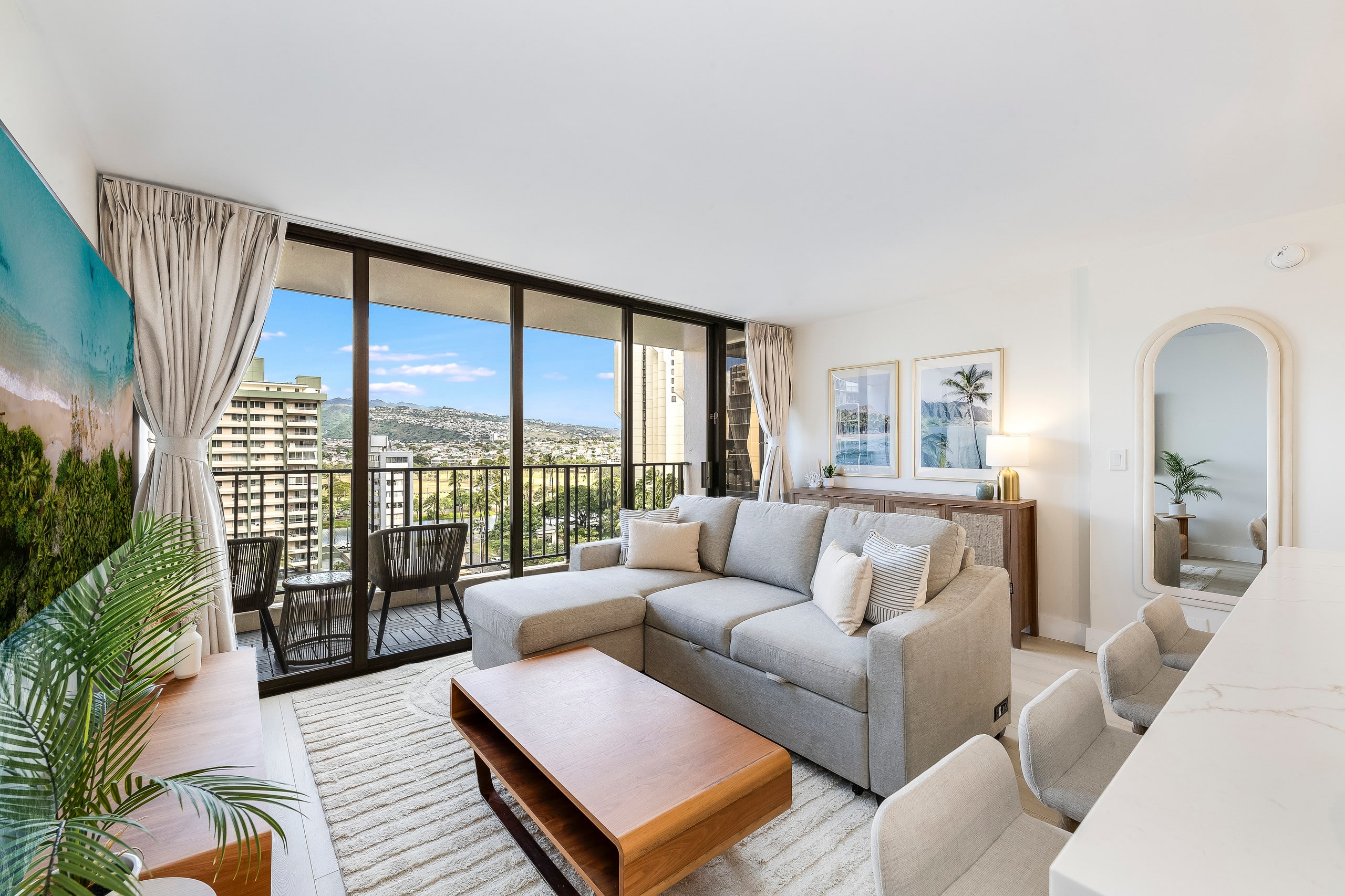 Waikiki Banyan Golden Gem: 1 Br w/ Free Parking - Image 7