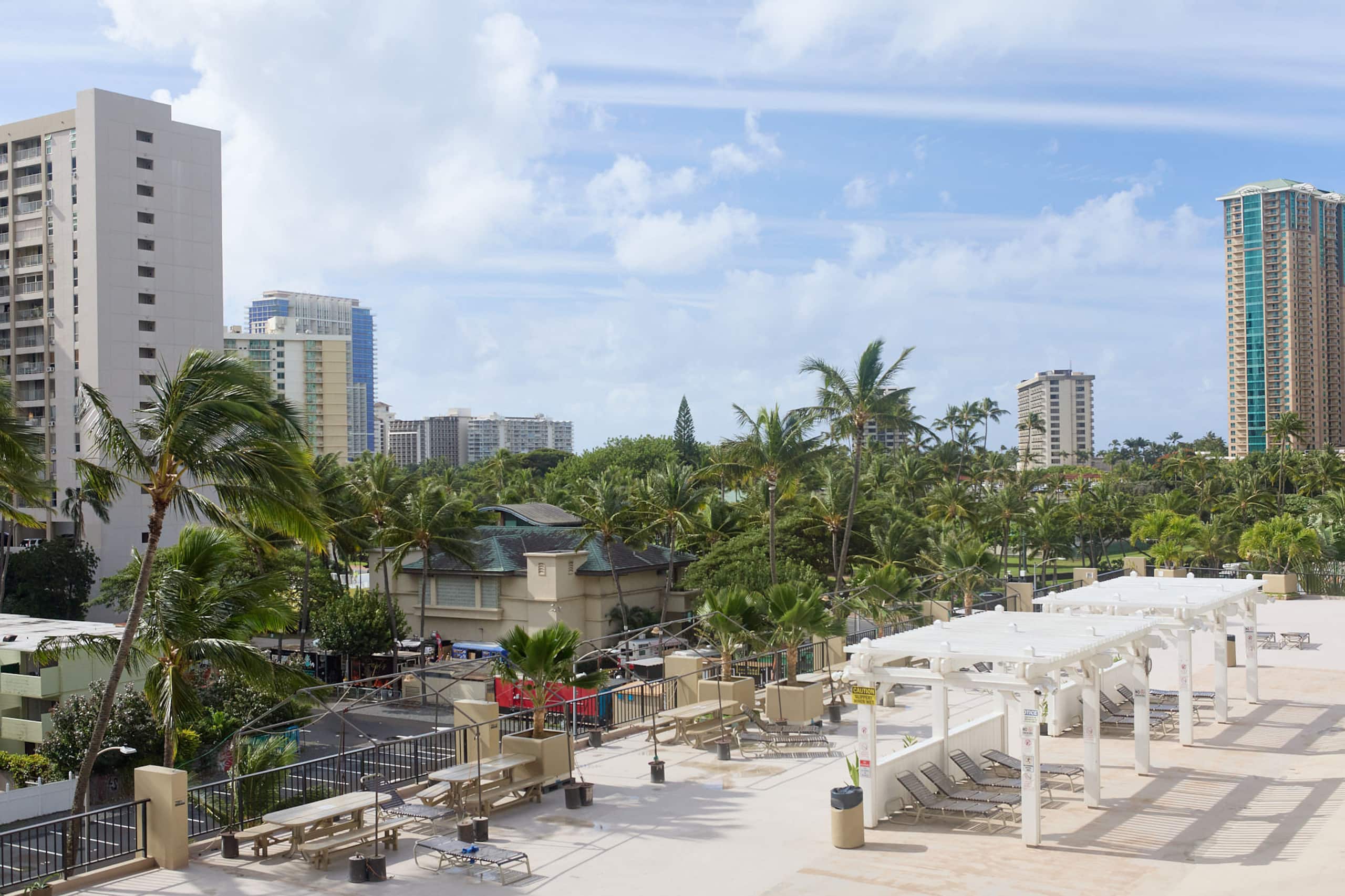 Condo in Honolulu · ★4.76 · Studio · 1 bath - Image 21