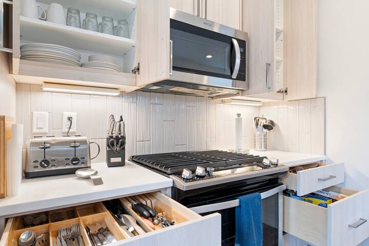 3B Townhouse near New Seasons & Hospital G#42057 gallery image 3