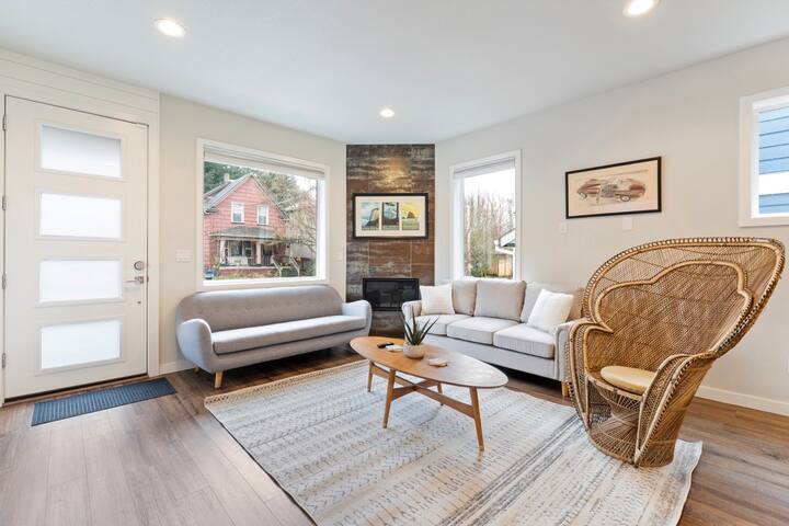 3B Townhouse near New Seasons & Hospital G#42057 gallery image 2