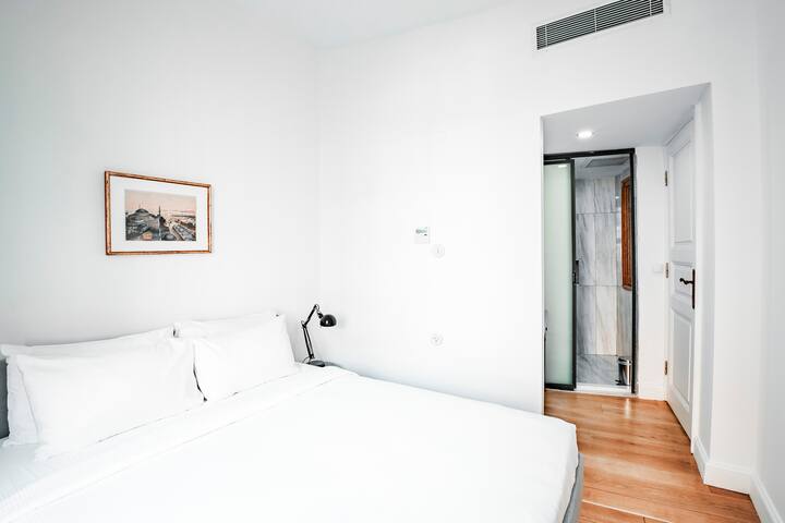 Homie Suites | Galata | 2br Apartment #LU2 gallery image 2